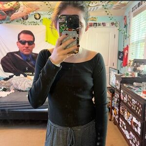 Black semi off the shoulder longsleeve